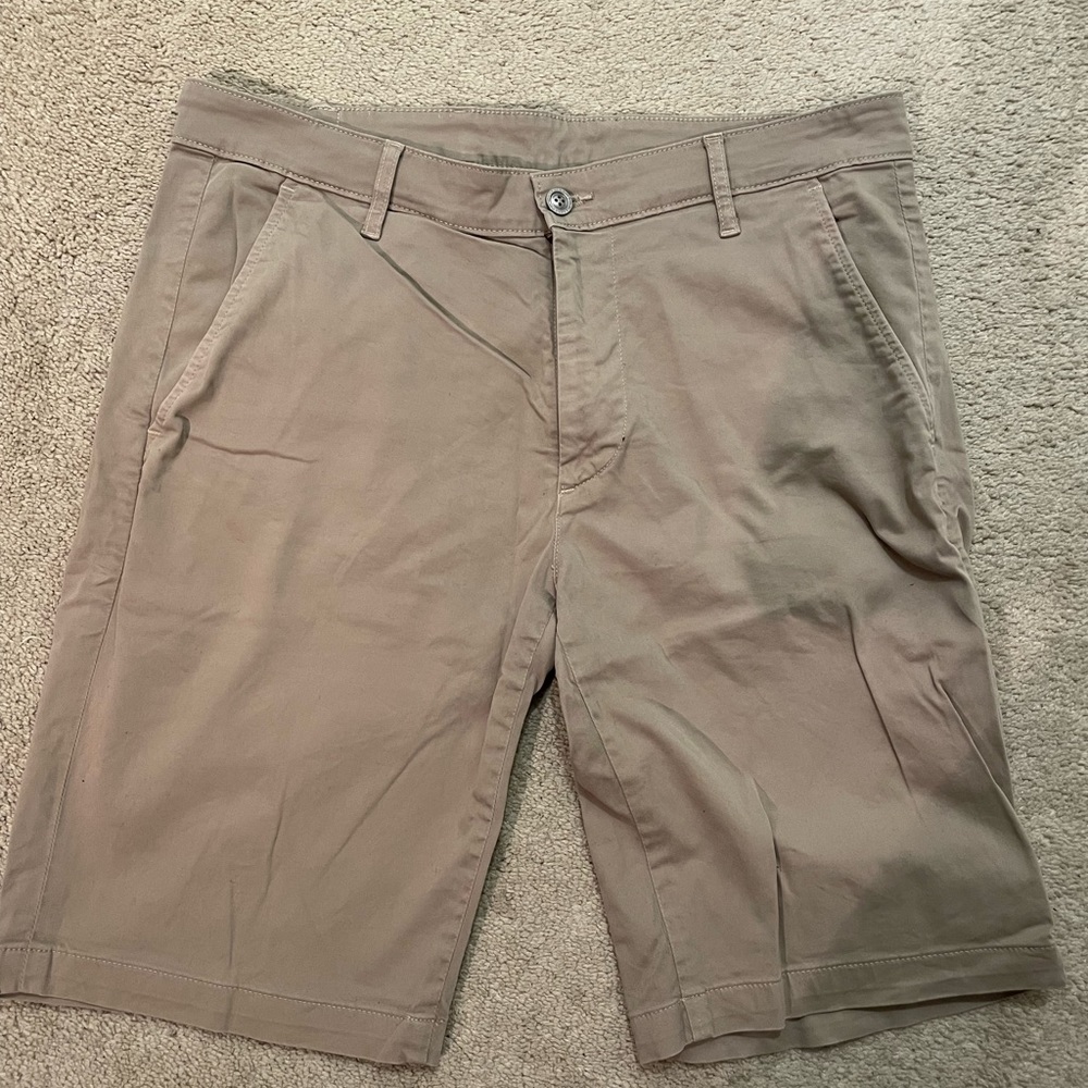 Adriano Goldschmied Men’s Shorts - Beige Size 34R
